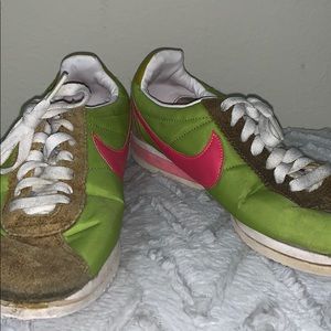 Women’s Nike shoes